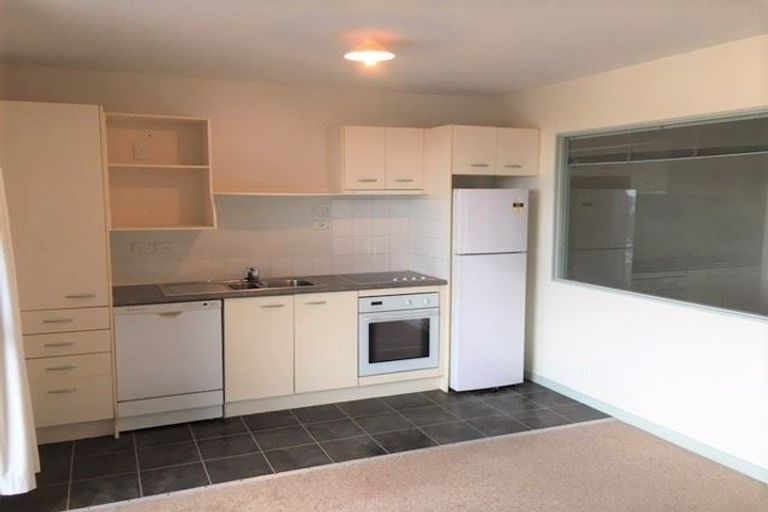 Photo of property in 11/241 Hinemoa Street, Birkenhead, Auckland, 0626