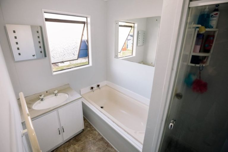 Photo of property in 2 Millar Place, Nawton, Hamilton, 3200