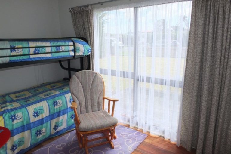 Photo of property in 26 Roore Street, Foxton Beach, Foxton, 4815