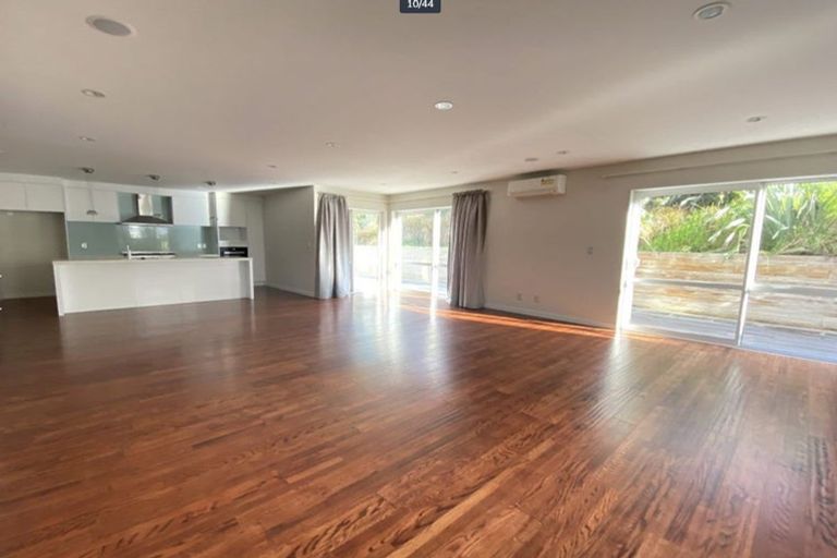 Photo of property in 43 Remuremu Street, Long Bay, Auckland, 0630