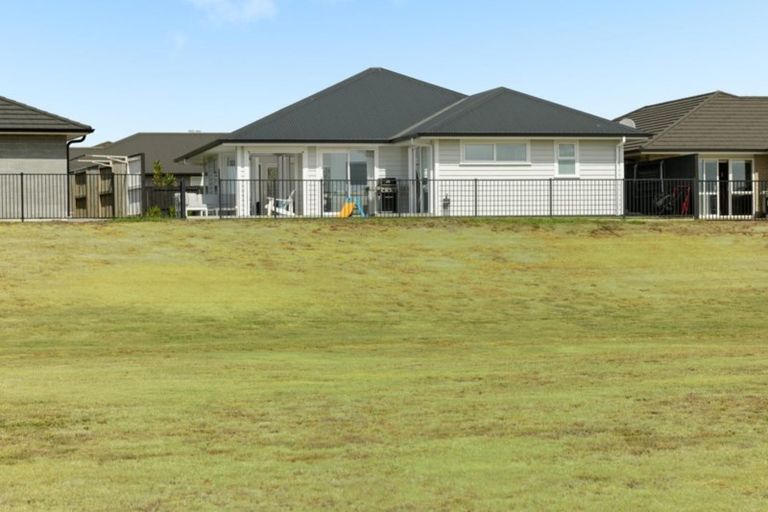 Photo of property in 5 Jeffs Way, Papamoa Beach, Papamoa, 3118
