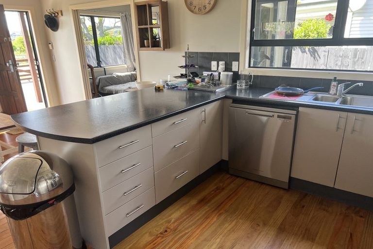 Photo of property in 13 Murray Street, Drury, 2113