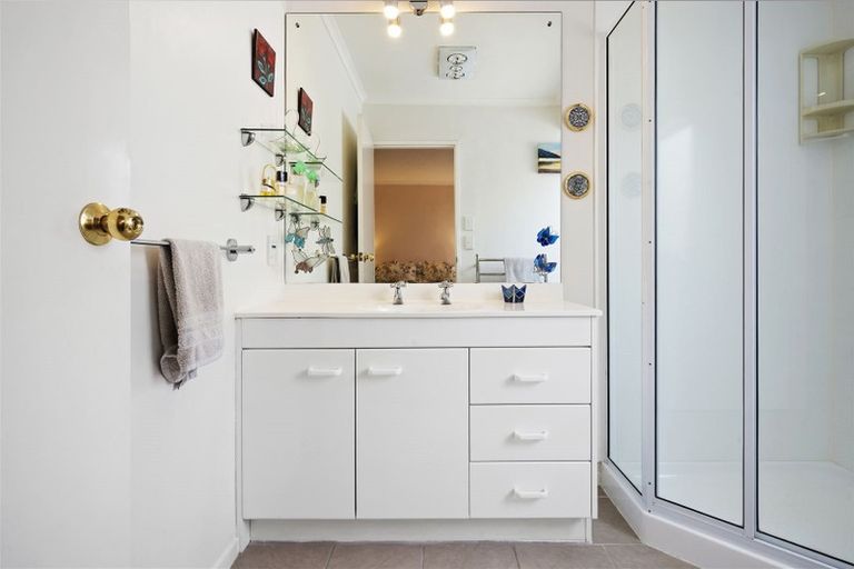 Photo of property in 54 Westview Court, Somerville, Auckland, 2014