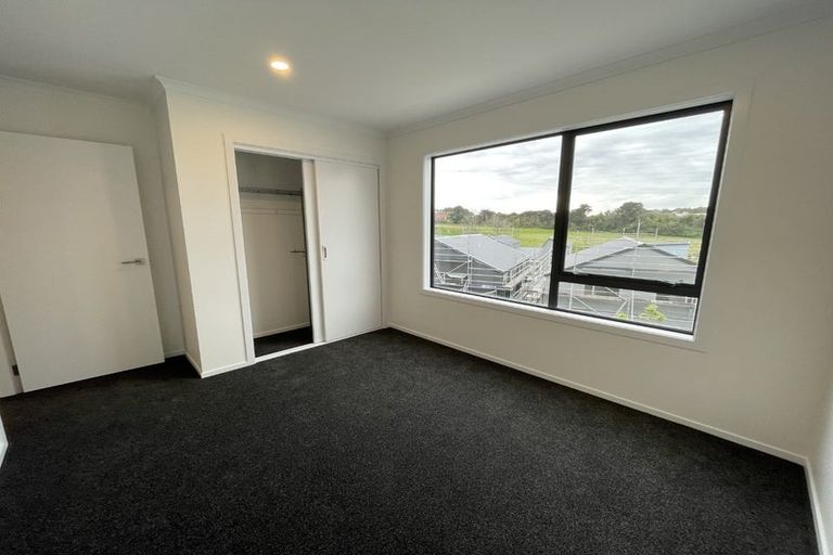 Photo of property in 16 Hokioi Drive, Kenepuru, Porirua, 5022