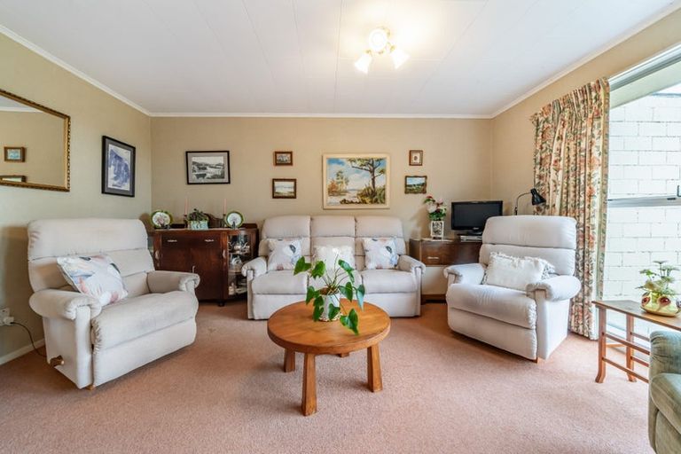 Photo of property in 7 Roband Crescent, Brown Owl, Upper Hutt, 5018