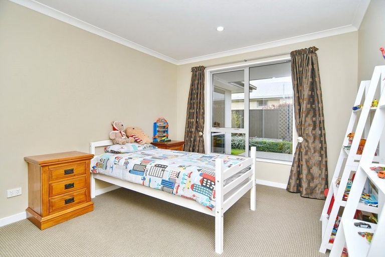 Photo of property in 23 Churchill Drive, Rangiora, 7400