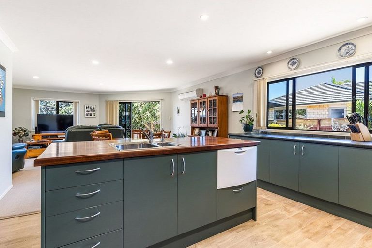 Photo of property in 1 Marchignal Street, Coastlands, Whakatane, 3120