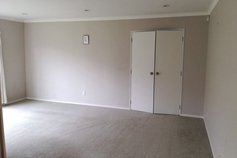 Photo of property in 33 Olena Avenue, Sunnyhills, Auckland, 2010
