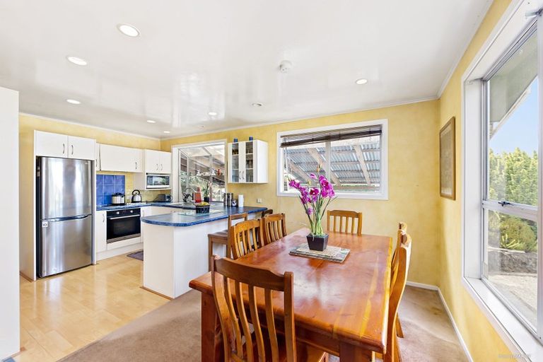 Photo of property in 10 Datura Place, Sunnynook, Auckland, 0620