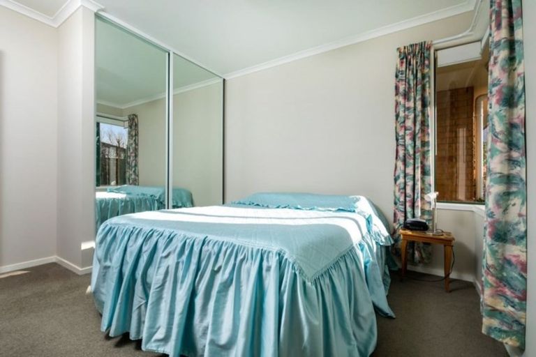 Photo of property in 7 Roberta Crescent, Orewa, 0931