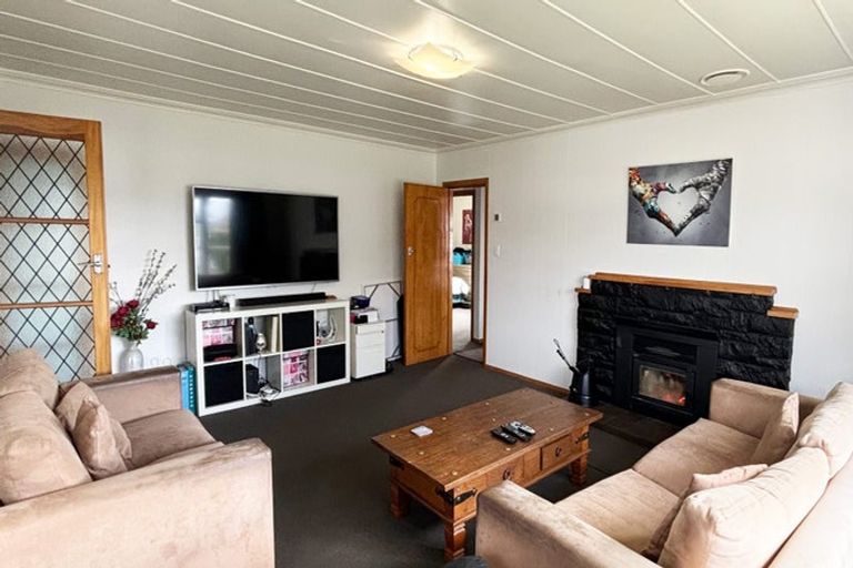 Photo of property in 2 Cole Grove, Wallaceville, Upper Hutt, 5018