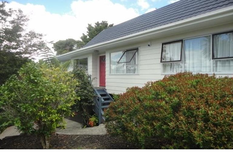 Photo of property in 9 Hiwihau Place, Glenfield, Auckland, 0629
