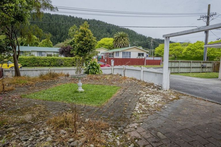 Photo of property in 3a Buckley Grove, Paraparaumu, 5032