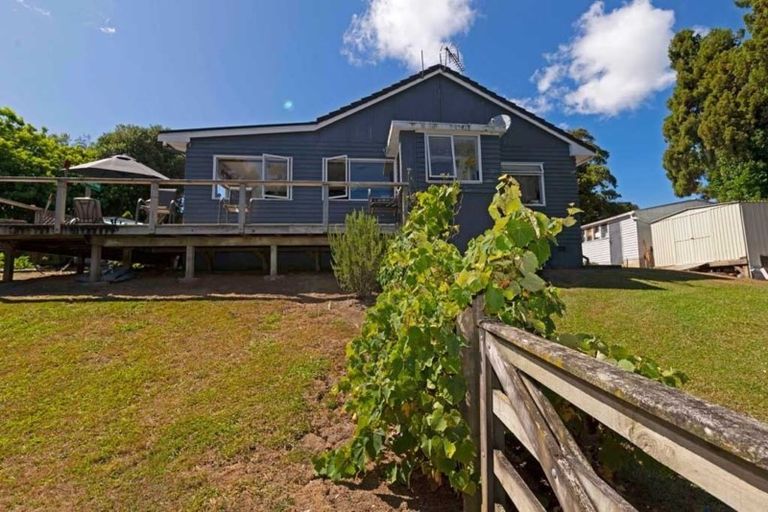 Photo of property in 31 Waitakere Road, Waitakere, Auckland, 0816