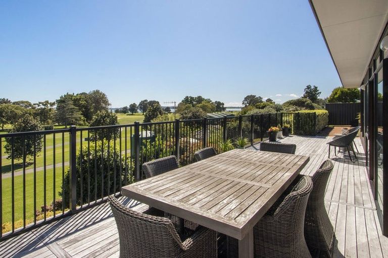 Photo of property in 57 Links View Drive, Omokoroa, 3114