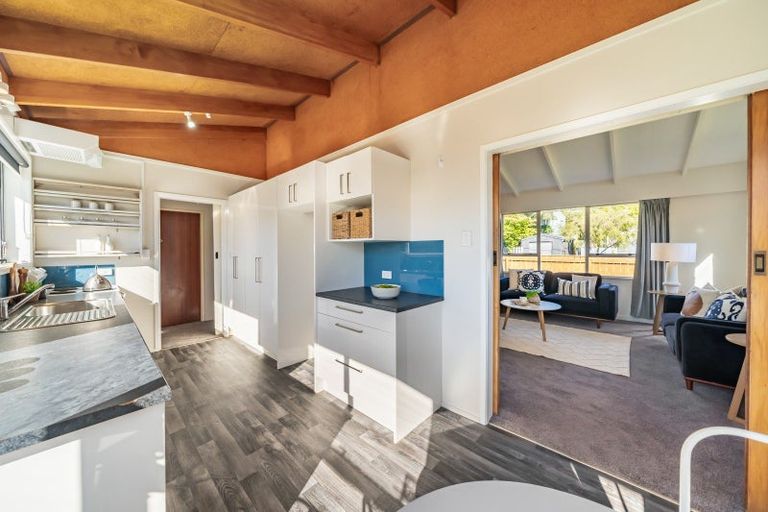 Photo of property in 3 Hawthorn Crescent, Stokes Valley, Lower Hutt, 5019