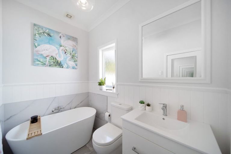 Photo of property in 15 Sea View Terrace, Cockle Bay, Auckland, 2014