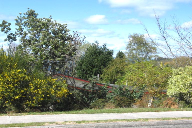 Photo of property in 2 Te Kopua Street, Acacia Bay, Taupo, 3330