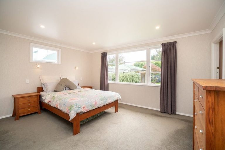 Photo of property in 6 Parkland Crescent, Terrace End, Palmerston North, 4410