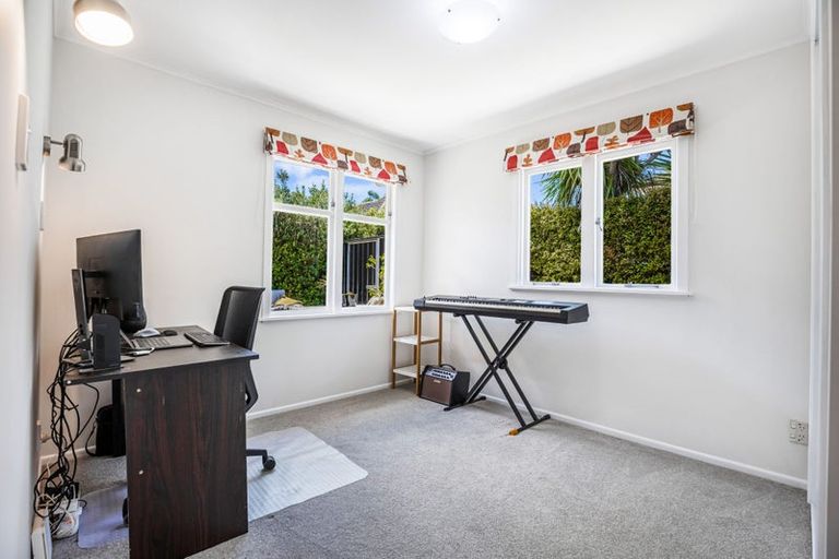 Photo of property in 1b Titoki Street, Te Atatu Peninsula, Auckland, 0610