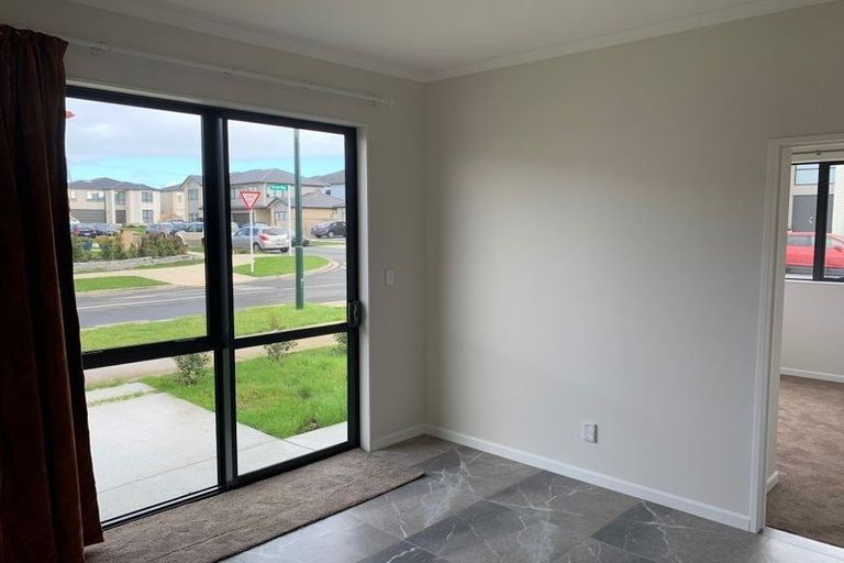 Photo of property in 11 Hinoki Way, Flat Bush, Auckland, 2019