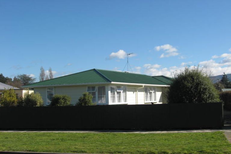 Photo of property in 12 Augustus Street, Carterton, 5713