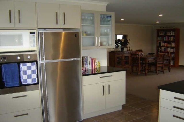 Photo of property in 23 Gandalf Crescent, Paraparaumu, 5032