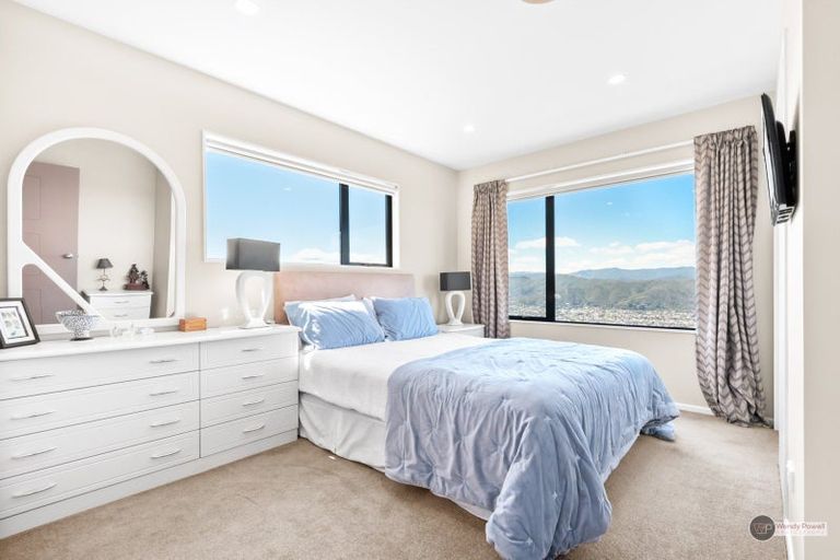 Photo of property in 30 Arahiwi Grove, Tirohanga, Lower Hutt, 5010