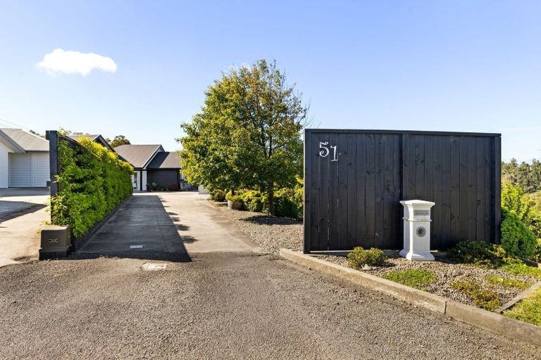 Photo of property in 51 Coutts Way, Fitzherbert, Palmerston North, 4410