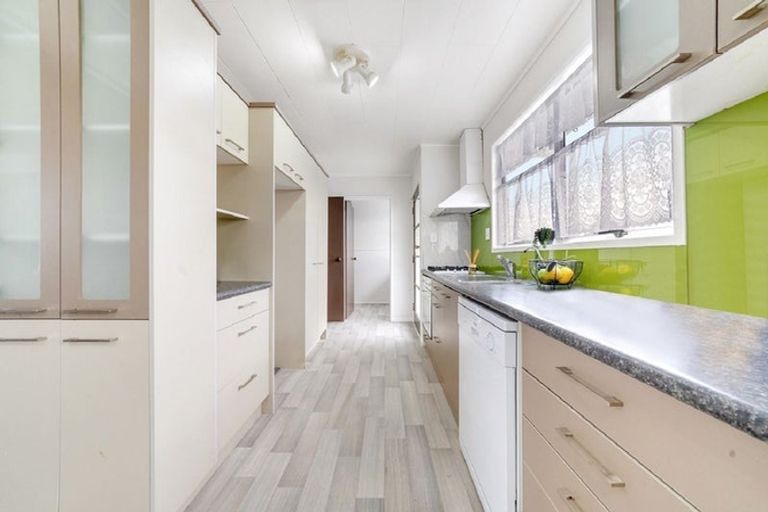 Photo of property in 15 Almay Place, Clover Park, Auckland, 2019