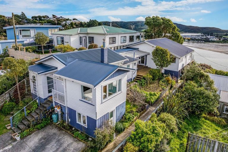 Photo of property in 61 Bayview Road, Paremata, Porirua, 5024