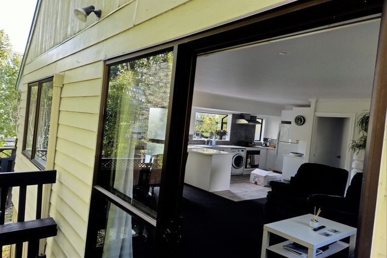 Photo of property in 2/43 Sabulite Road, Kelston, Auckland, 0602