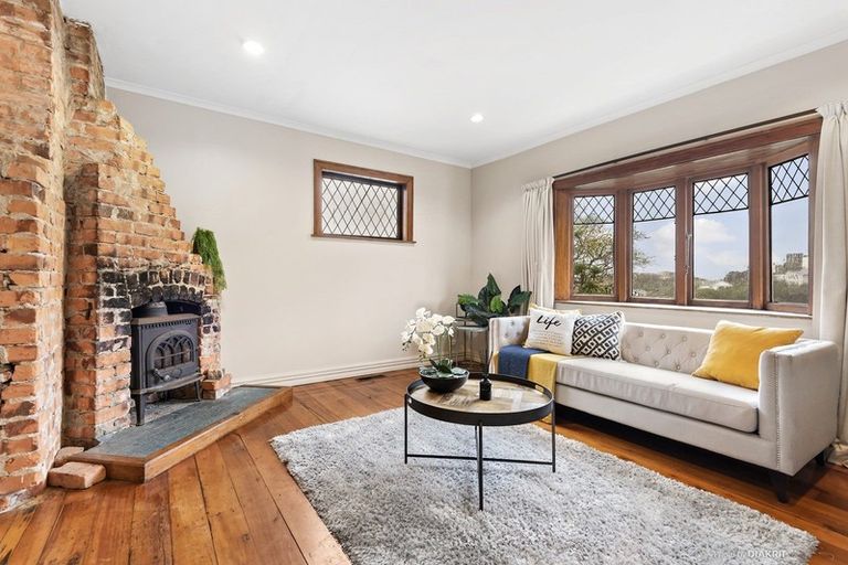 Photo of property in 16 Northland Road, Northland, Wellington, 6012