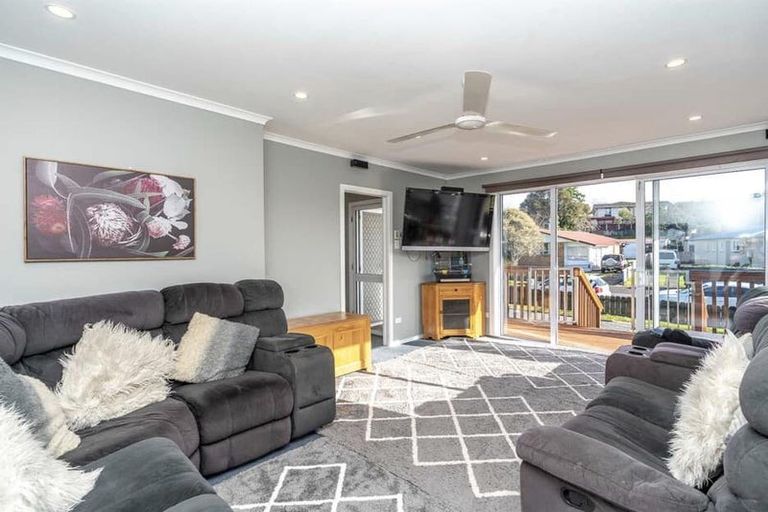 Photo of property in 19 Manapouri Place, Glenview, Hamilton, 3206