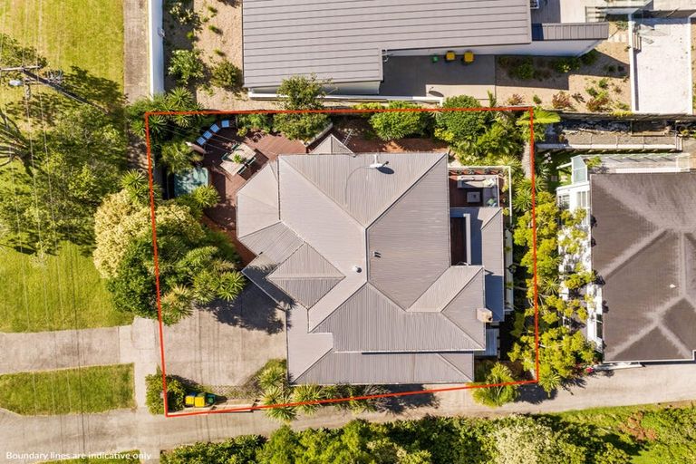 Photo of property in 11 Bank Street, Hillcrest, Auckland, 0627