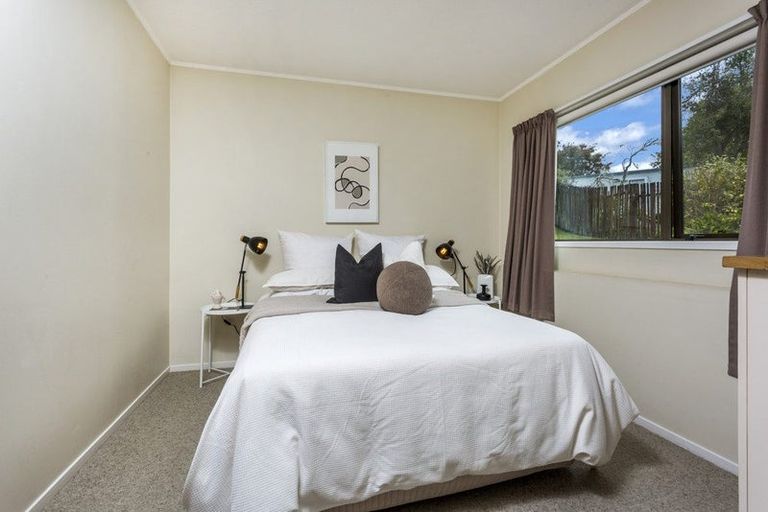 Photo of property in 64 Eskdale Road, Birkdale, Auckland, 0626
