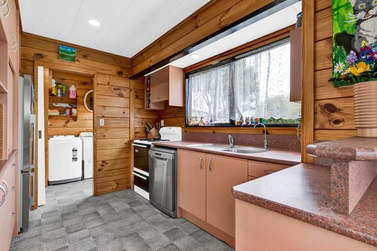 Photo of property in 1 Albert Street, Hawera, 4610