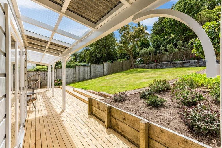 Photo of property in 12 Woburn Road, Northland, Wellington, 6012