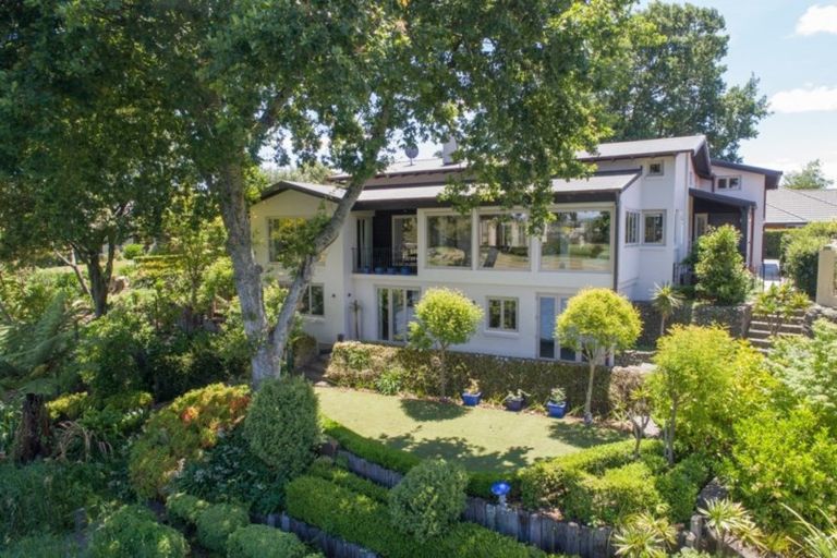 Photo of property in 12 Pastoral Lane, Hokowhitu, Palmerston North, 4410