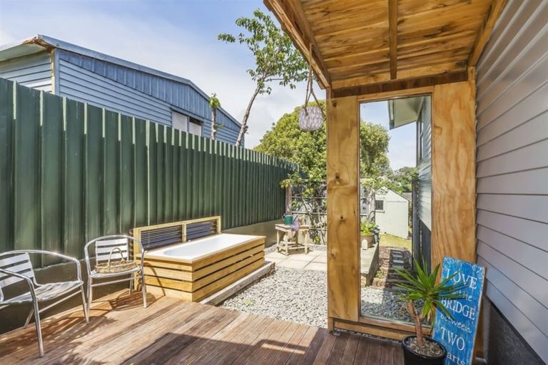 Photo of property in 76 Champion Street, Cannons Creek, Porirua, 5024