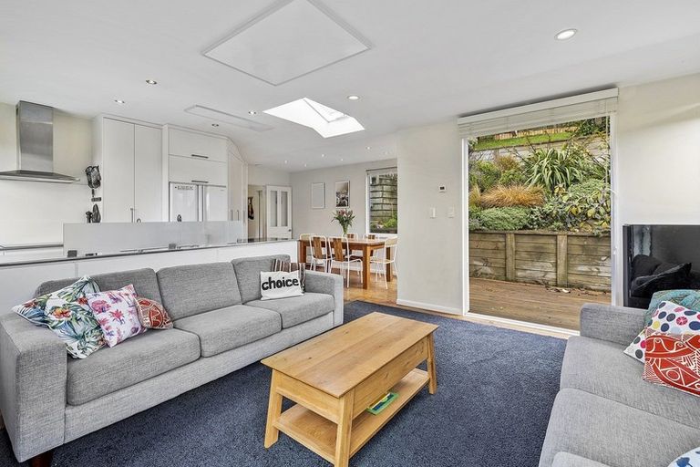 Photo of property in 92 Raroa Road, Aro Valley, Wellington, 6012