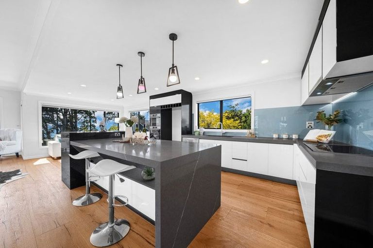 Photo of property in 66a Marine Parade, Mellons Bay, Auckland, 2014