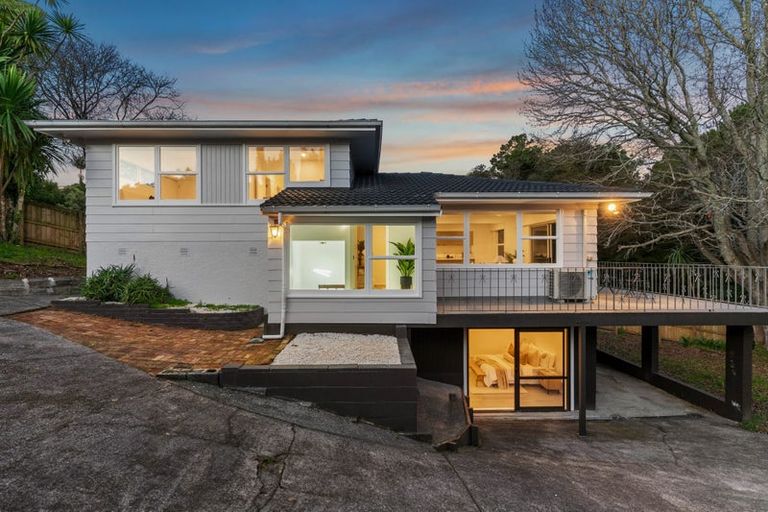 Photo of property in 51 Cyclarama Crescent, Massey, Auckland, 0614