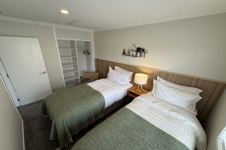 Photo of property in 13 Ellangowan Road, Waiake, Auckland, 0630