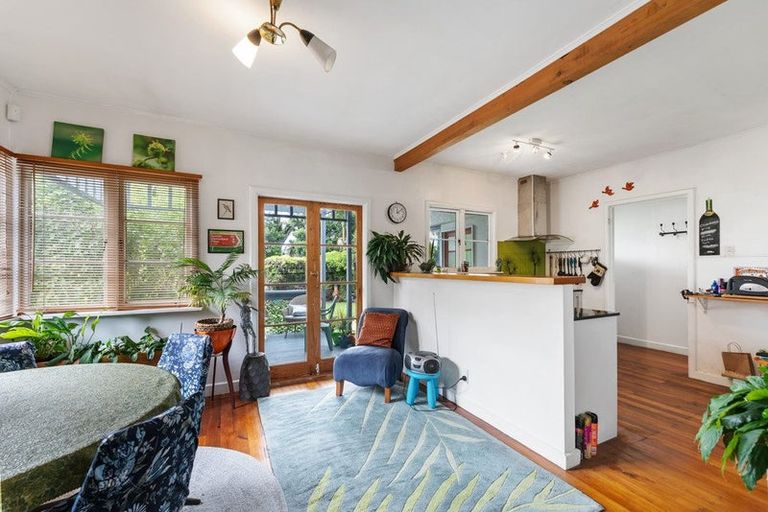 Photo of property in 55 Coronation Road, Mangere Bridge, Auckland, 2022