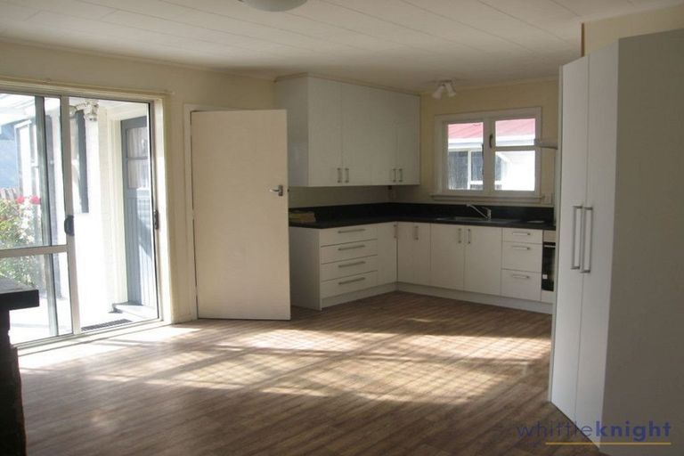 Photo of property in 3 Milnebank Street, Upper Riccarton, Christchurch, 8041