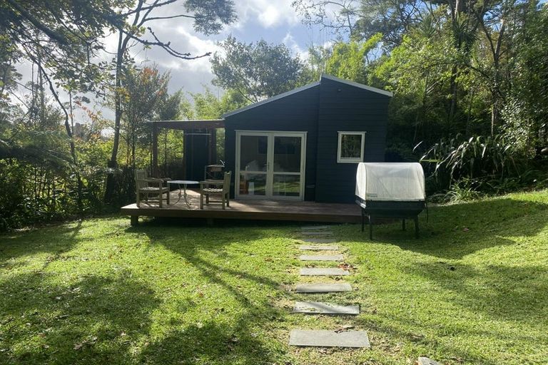 Photo of property in 105 Takahe Road, Titirangi, Auckland, 0604