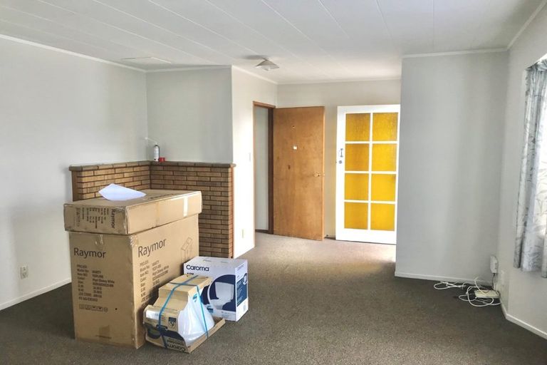 Photo of property in 100 Hillcrest Road, Papatoetoe, Auckland, 2025