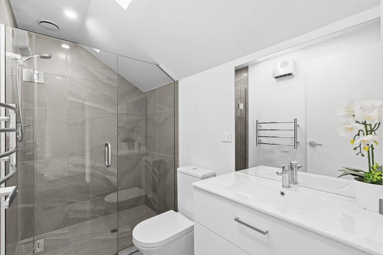 Photo of property in 3/58 Division Street, Riccarton, Christchurch, 8041