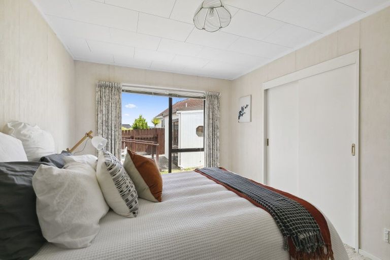 Photo of property in 2 Stockden Place, Karori, Wellington, 6012